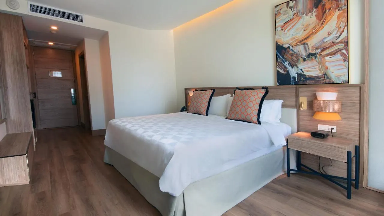 Holiday Inn Santo Domingo Hotel&Suites, an IHG Hotel 5*,  Repubblica Dominicana